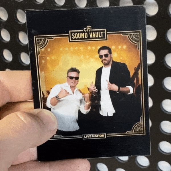 Lenticular-Flip-Photos-Music-Festival-Activation